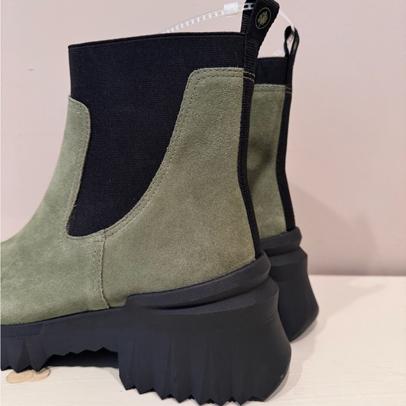 Women’s Nurture Denali Lug Platform Boots - Picture 4 of 9